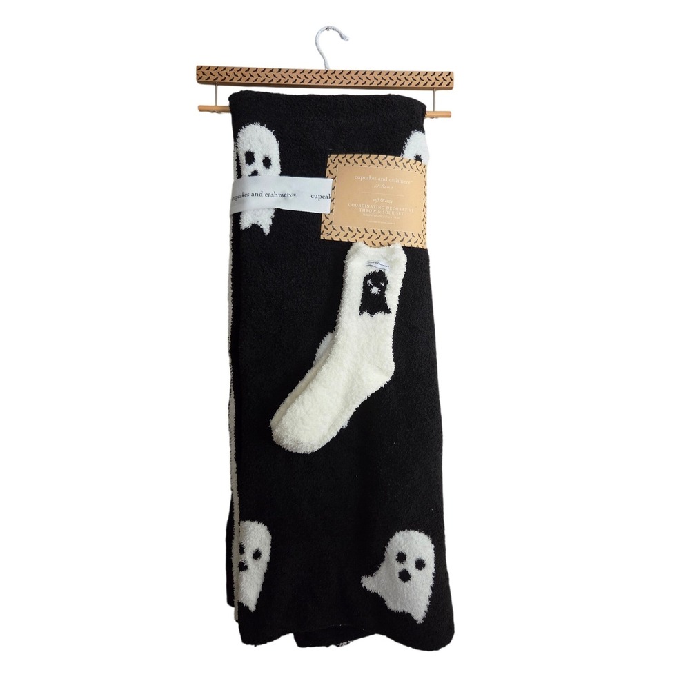 Cupcakes and Cashmere Throw & Sock Set OS Black New Ghost Halloween Cozy